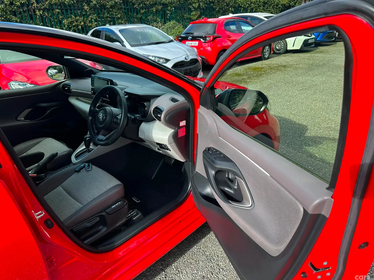 Toyota Yaris Hatchback, Petrol Hybrid, 2021, Red