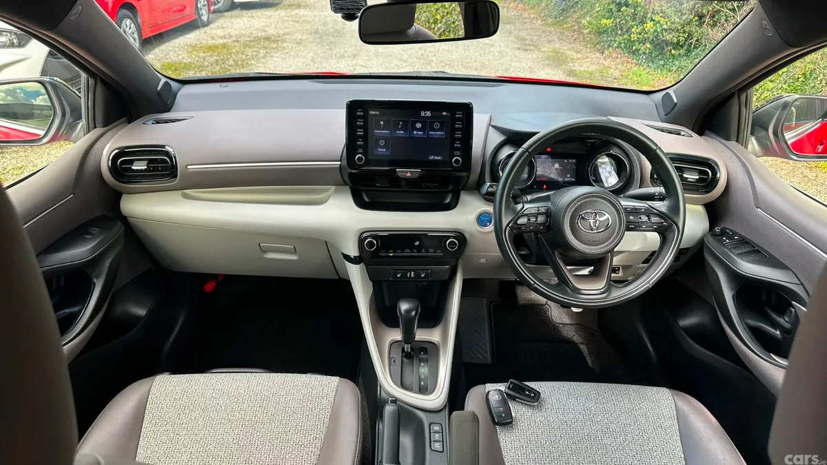 Toyota Yaris Hatchback, Petrol Hybrid, 2021, Red
