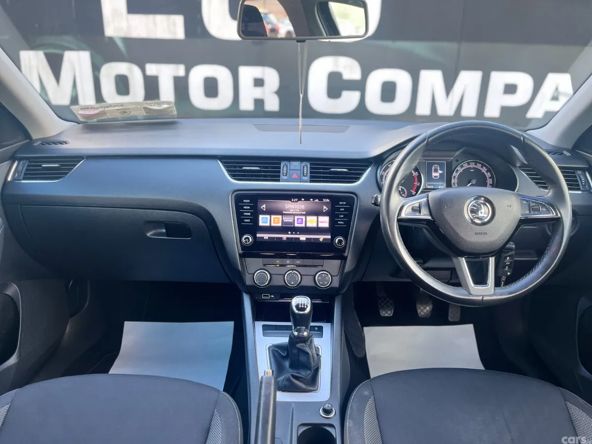 Skoda Octavia Saloon, Petrol, 2019, Black