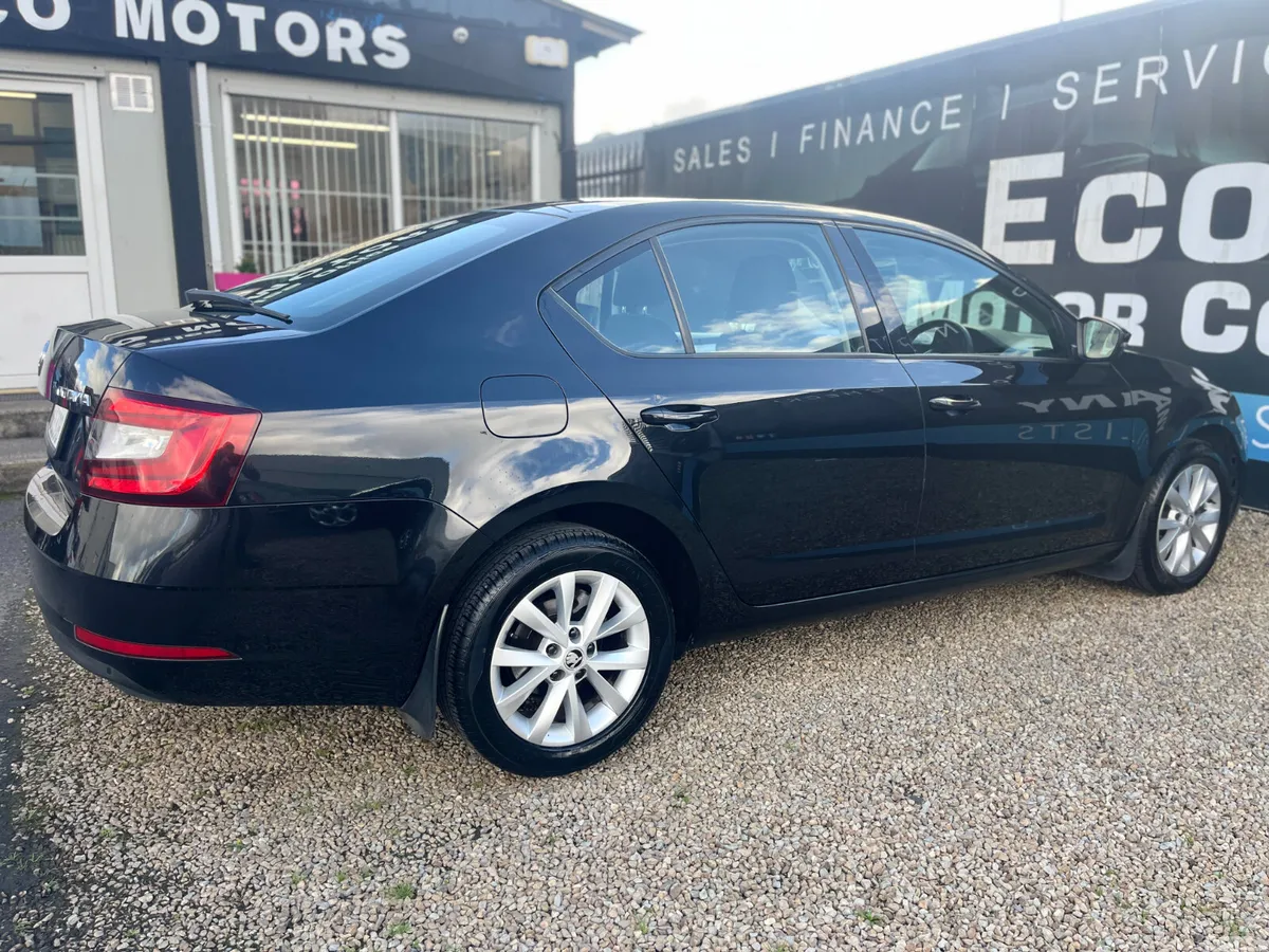 Skoda Octavia Saloon, Petrol, 2019, Black