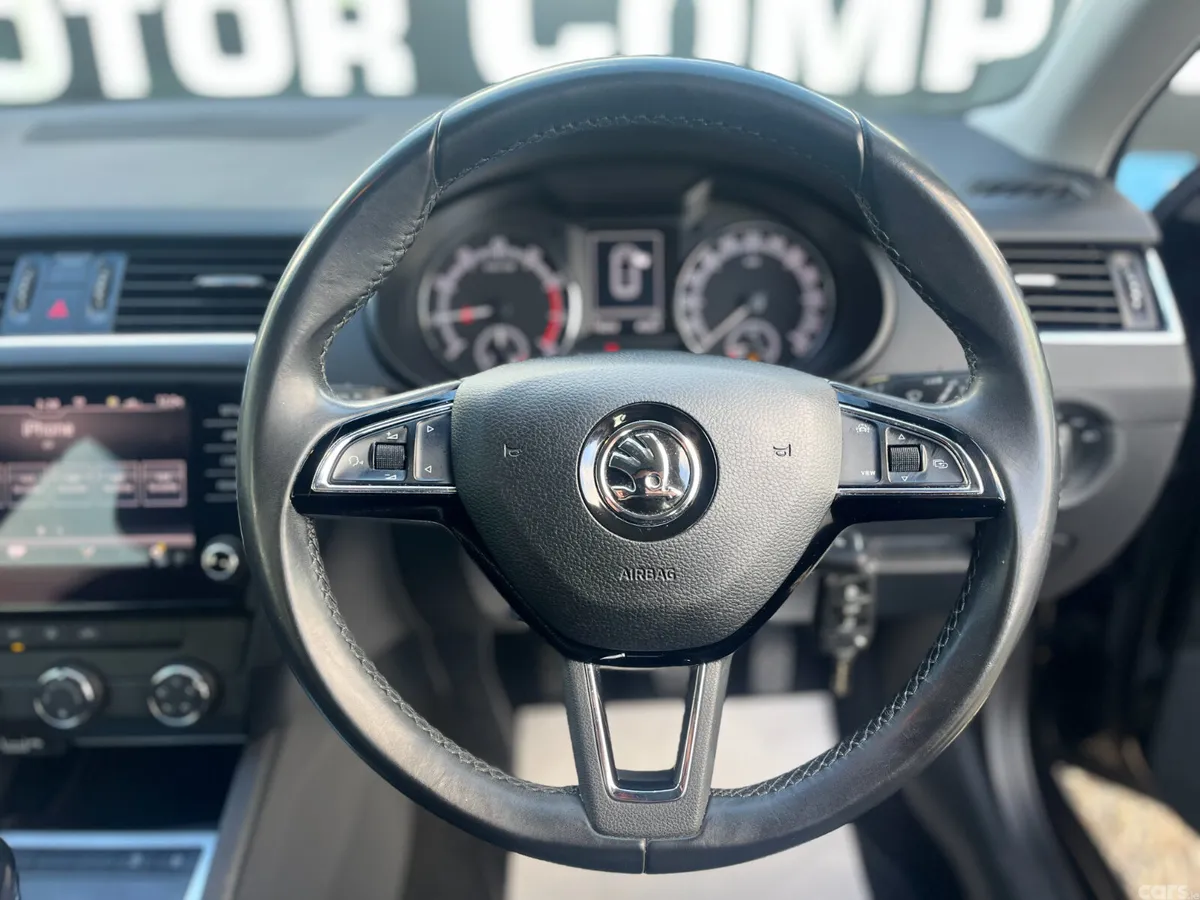 Skoda Octavia Saloon, Petrol, 2019, Black