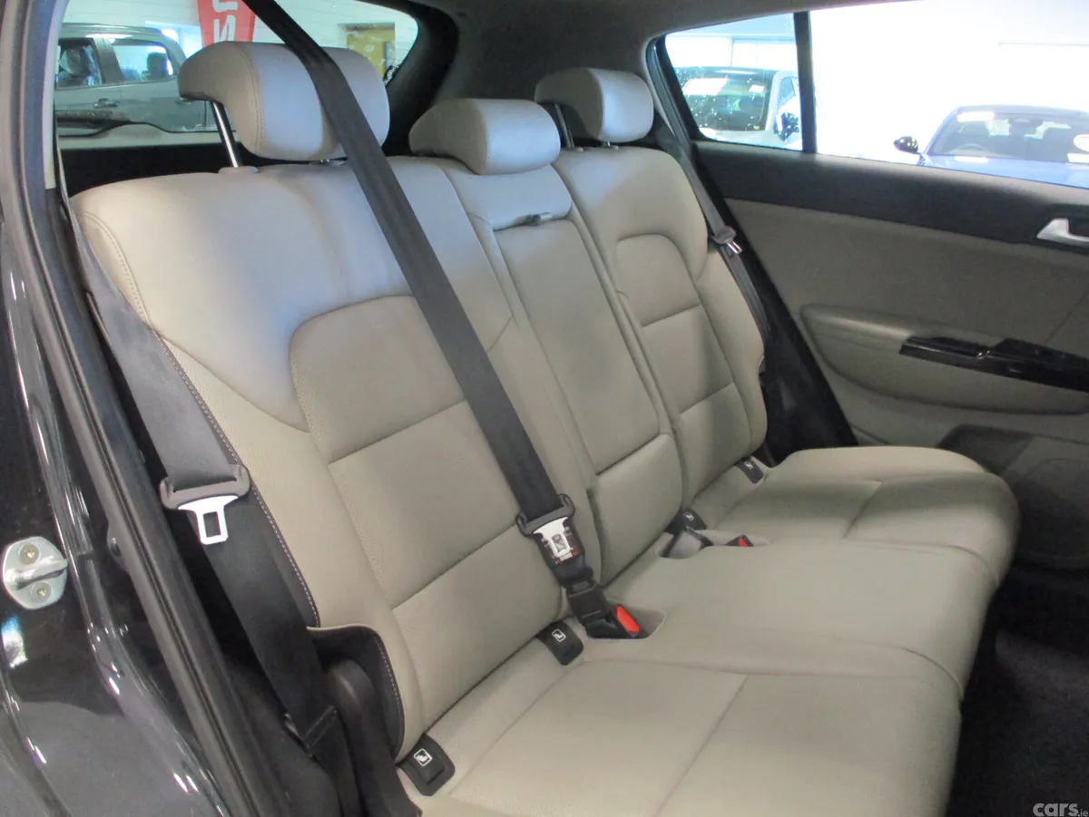 Kia Sportage SUV, Diesel Hybrid, 2021, Black