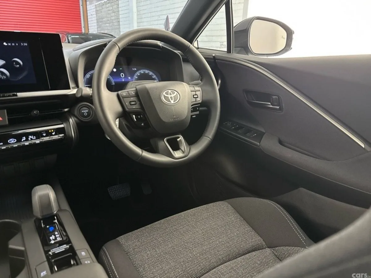 Toyota C-HR SUV, Petrol Hybrid, 2027, 