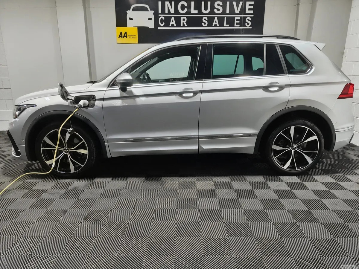 Volkswagen Tiguan SUV, Petrol Hybrid, 2023, Silver