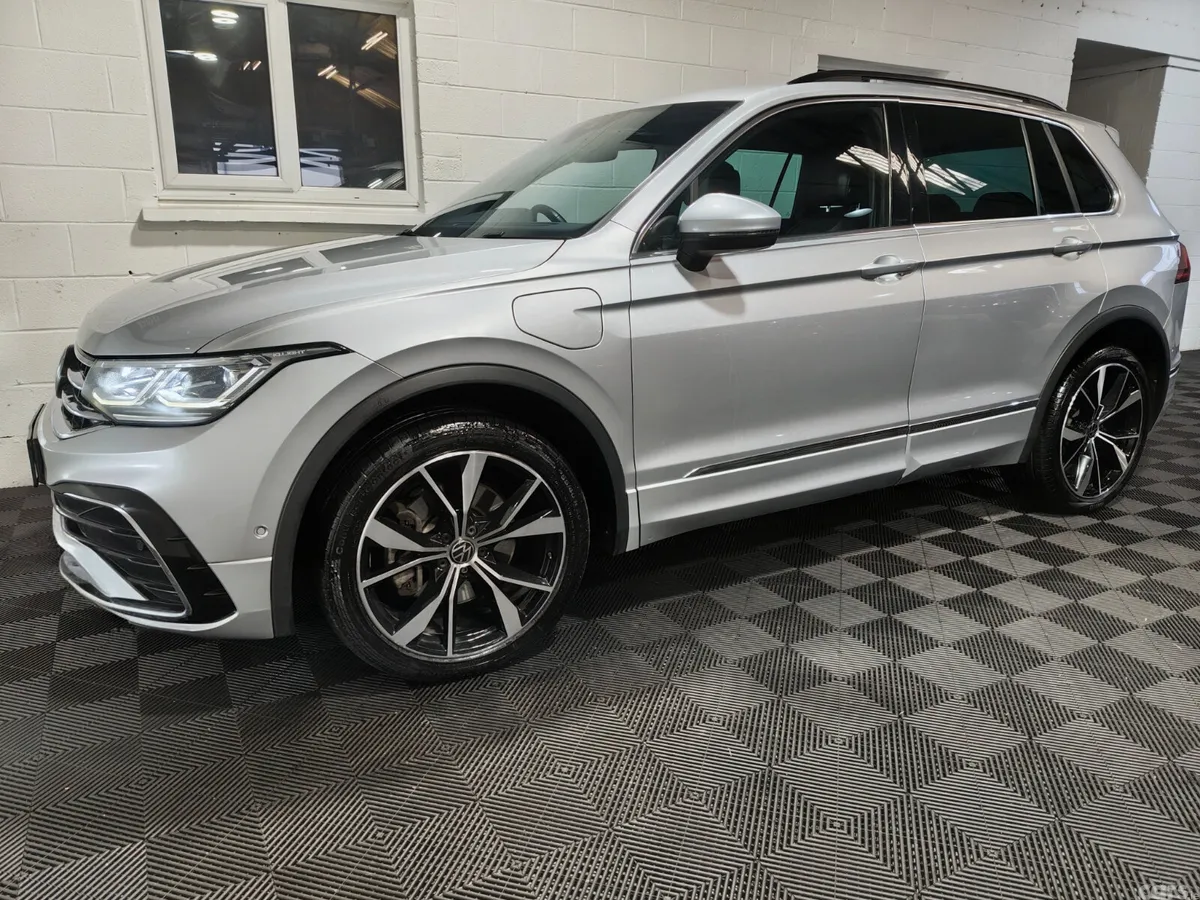 Volkswagen Tiguan SUV, Petrol Hybrid, 2023, Silver
