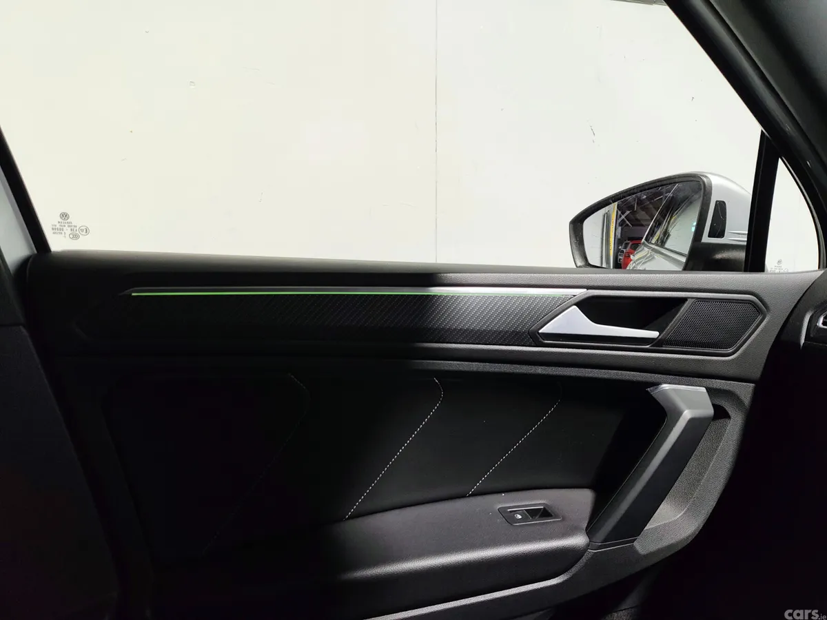 Volkswagen Tiguan SUV, Petrol Hybrid, 2023, Silver