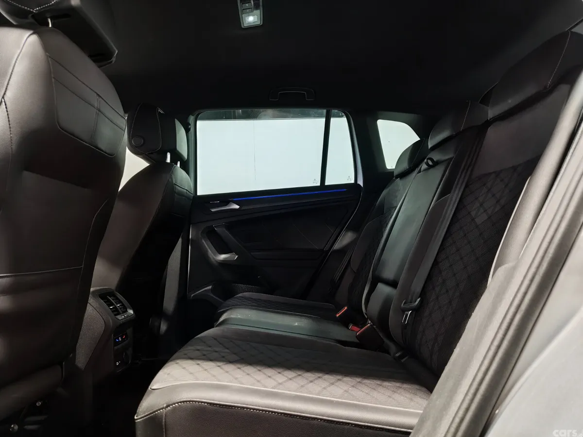 Volkswagen Tiguan SUV, Petrol Hybrid, 2023, Silver
