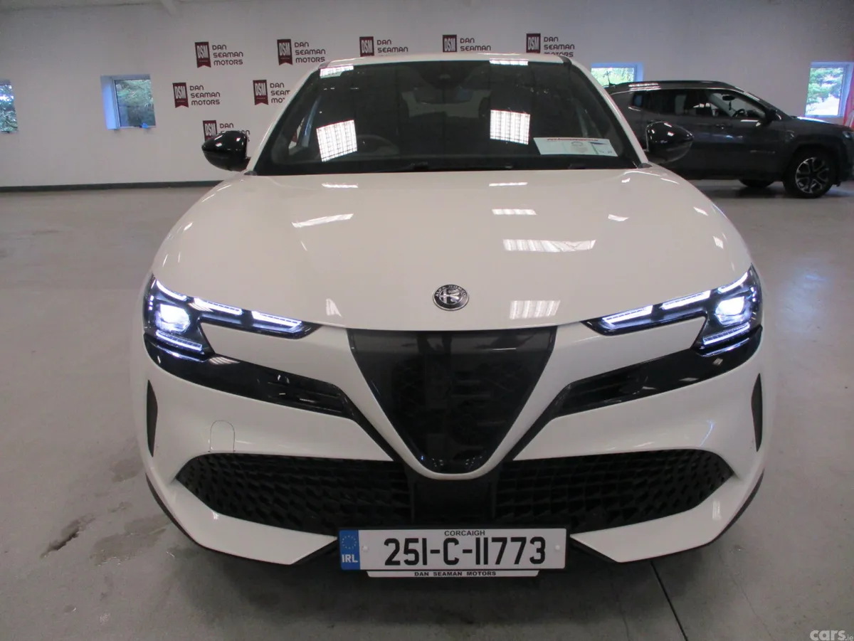 Alfa Romeo Junior SUV, Electric, 2025, White