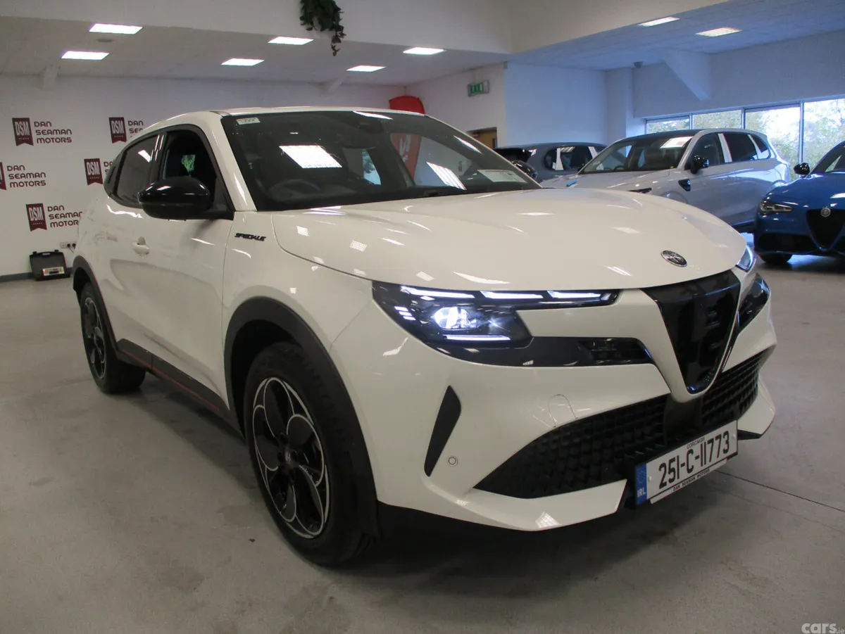 Alfa Romeo Junior SUV, Electric, 2025, White