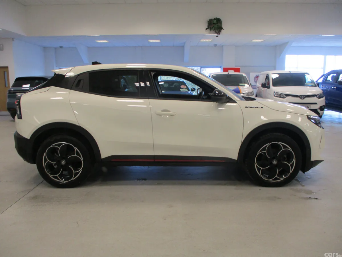 Alfa Romeo Junior SUV, Electric, 2025, White