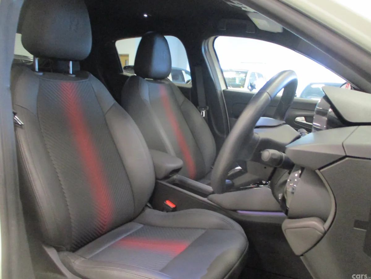 Alfa Romeo Junior SUV, Electric, 2025, White