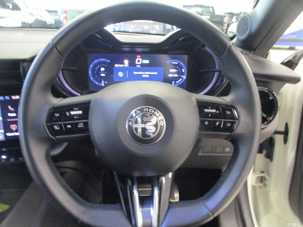 Alfa Romeo Junior SUV, Electric, 2025, White