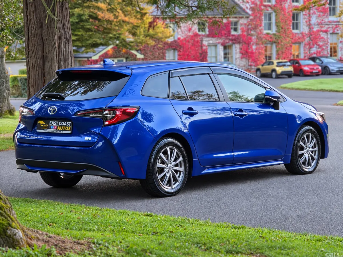 Toyota Corolla Estate, Petrol Hybrid, 2021, Blue