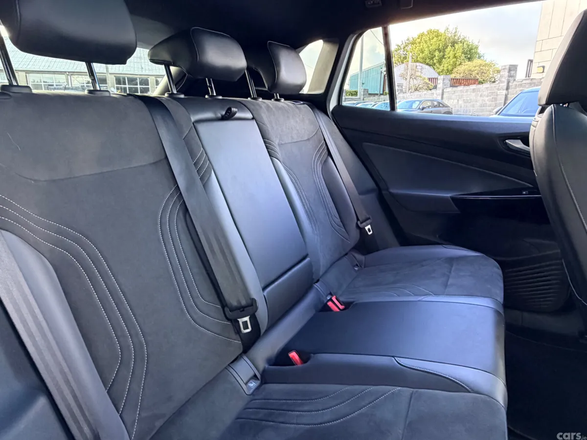 Volkswagen ID.4 Estate, Electric, 2023, White