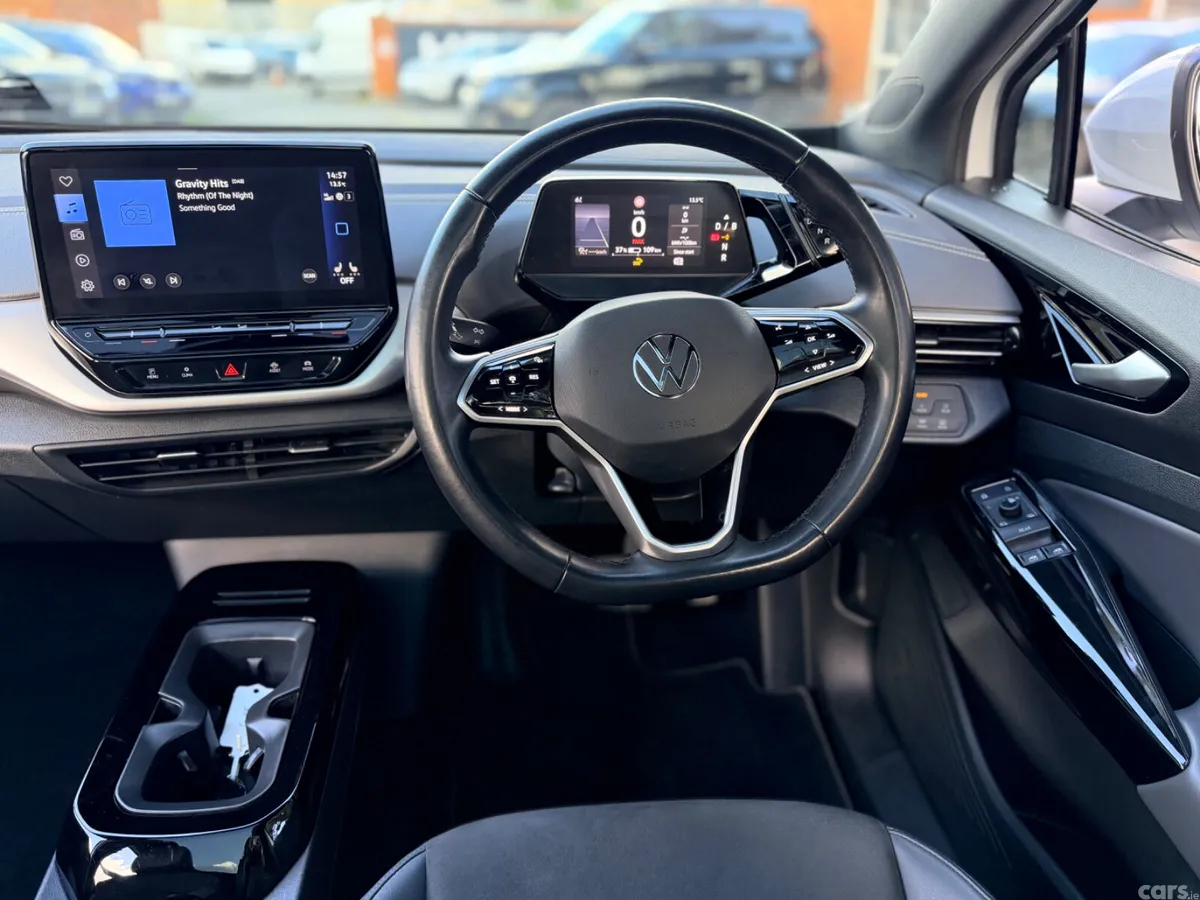 Volkswagen ID.4 Estate, Electric, 2023, White