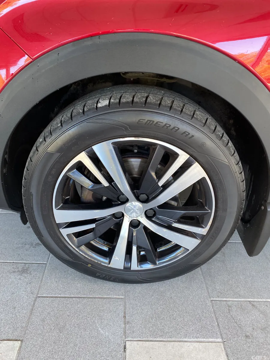 Peugeot 3008 MPV, Petrol, 2019, Red