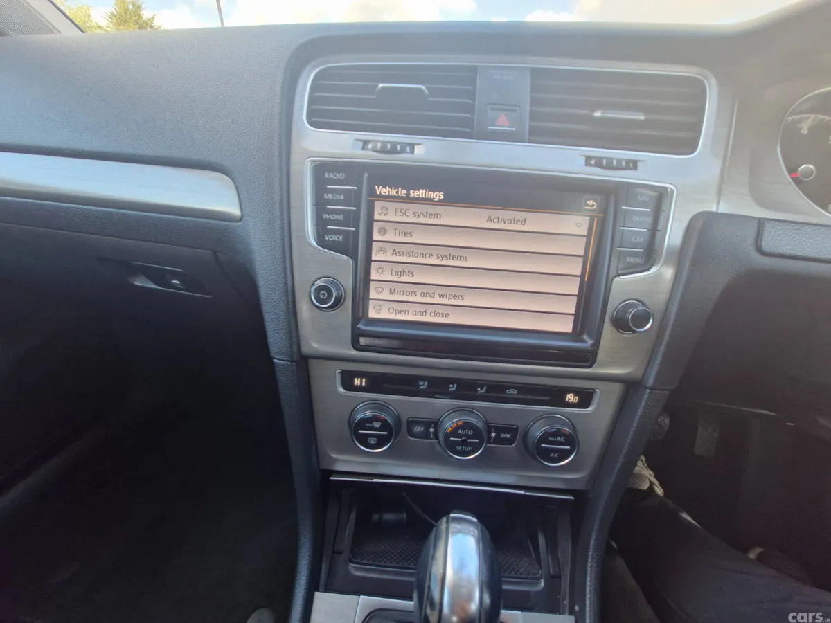 Volkswagen Golf Hatchback, Petrol, 2014, White