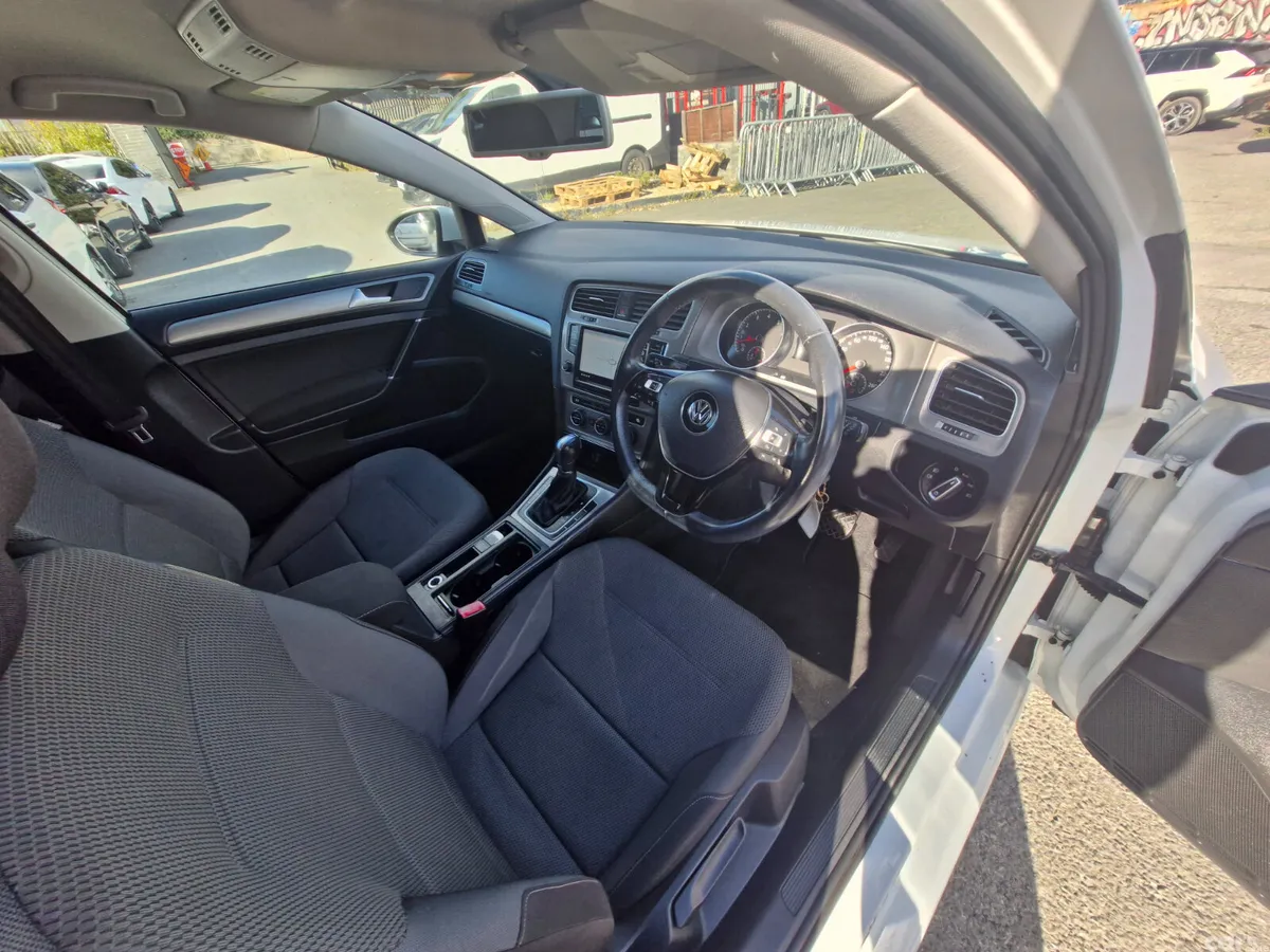 Volkswagen Golf Hatchback, Petrol, 2014, White