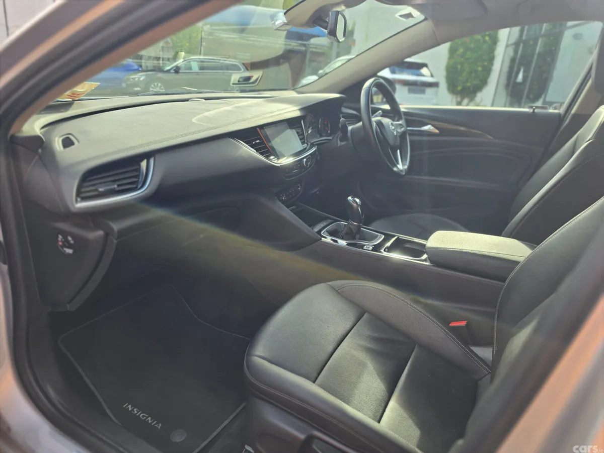 Opel Insignia Hatchback, Diesel, 2017, Grey