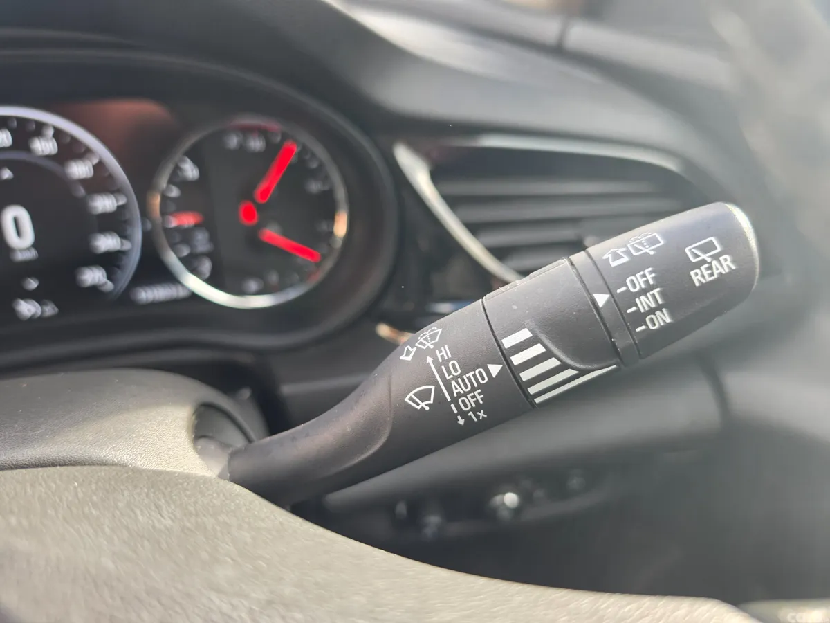 Opel Insignia Hatchback, Diesel, 2017, Grey