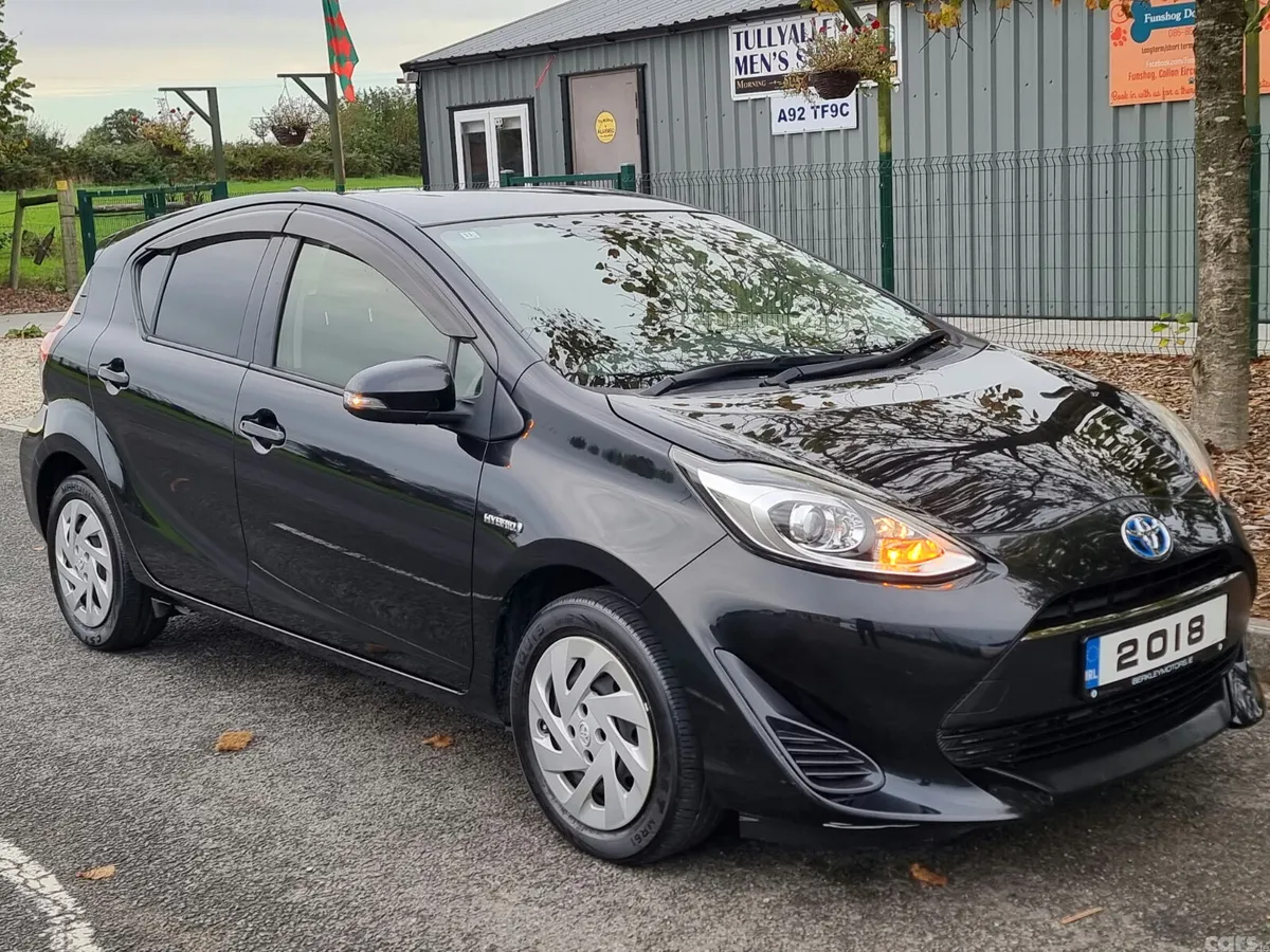 Toyota Aqua Hatchback, Petrol Hybrid, 2018, Black