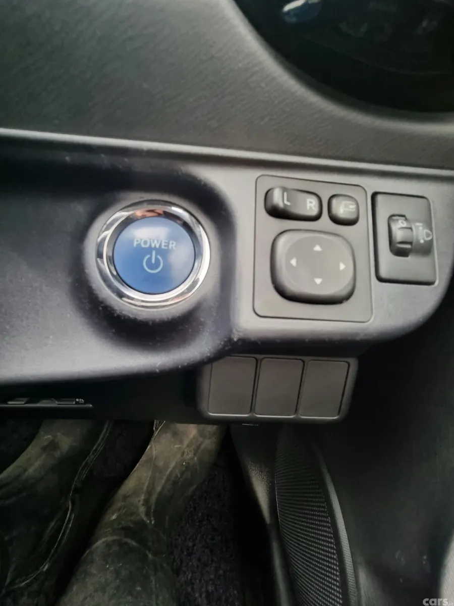 Toyota Aqua Hatchback, Petrol Hybrid, 2018, Black