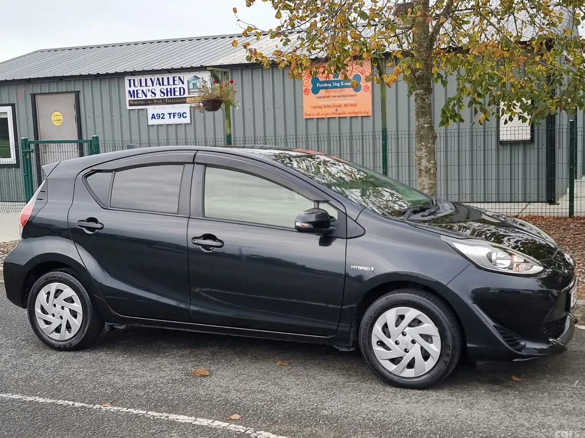 Toyota Aqua Hatchback, Petrol Hybrid, 2018, Black