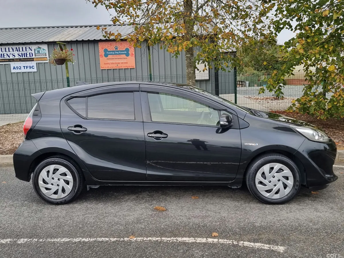 Toyota Aqua Hatchback, Petrol Hybrid, 2018, Black