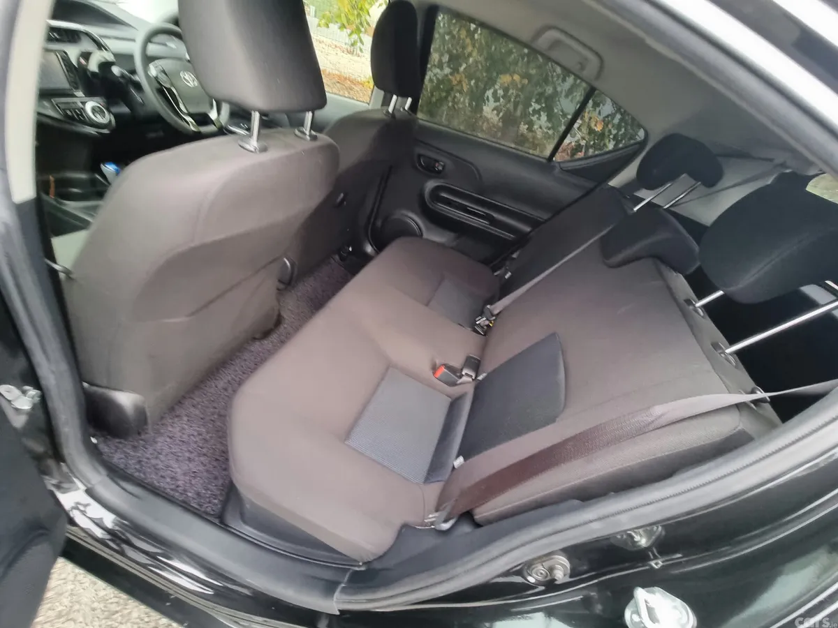 Toyota Aqua Hatchback, Petrol Hybrid, 2018, Black