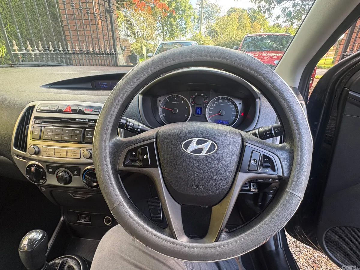 Hyundai i20 Hatchback, Diesel, 2013, Black