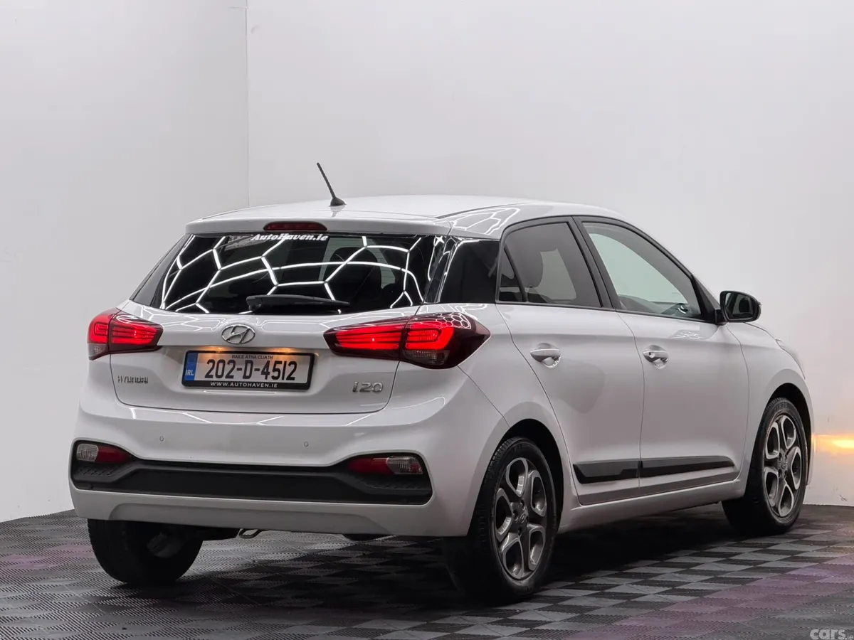 Hyundai i20 Hatchback, Petrol, 2020, White