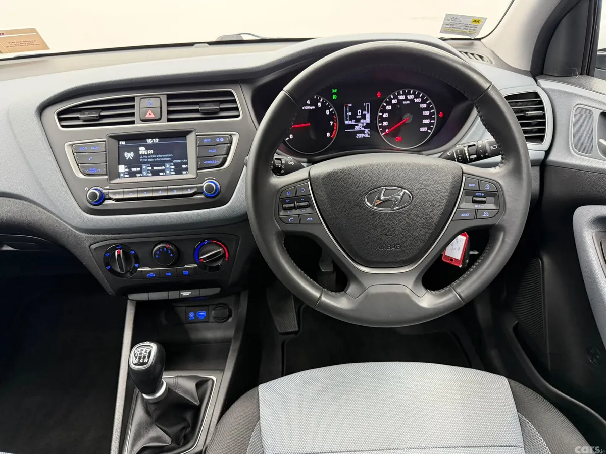Hyundai i20 Hatchback, Petrol, 2020, White