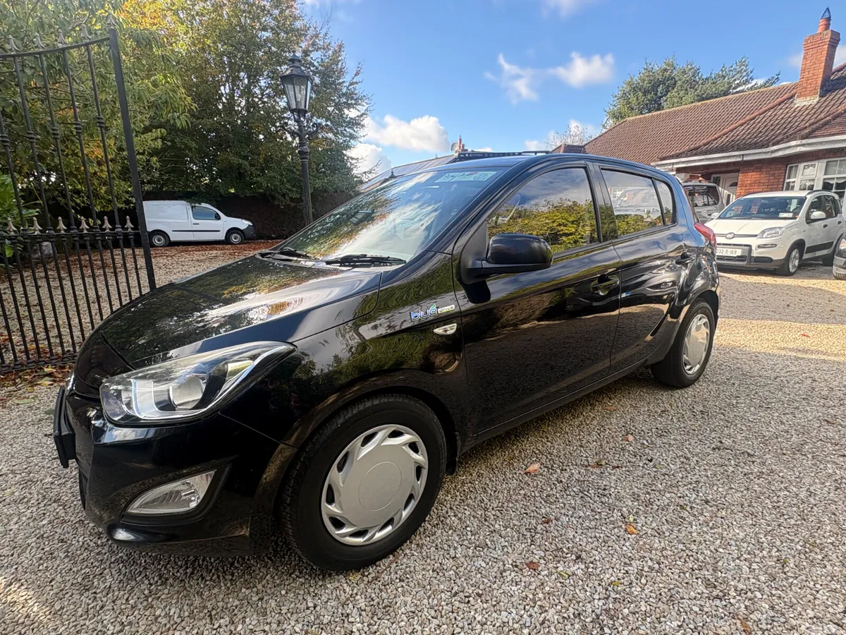 Hyundai i20 Hatchback, Diesel, 2013, Black