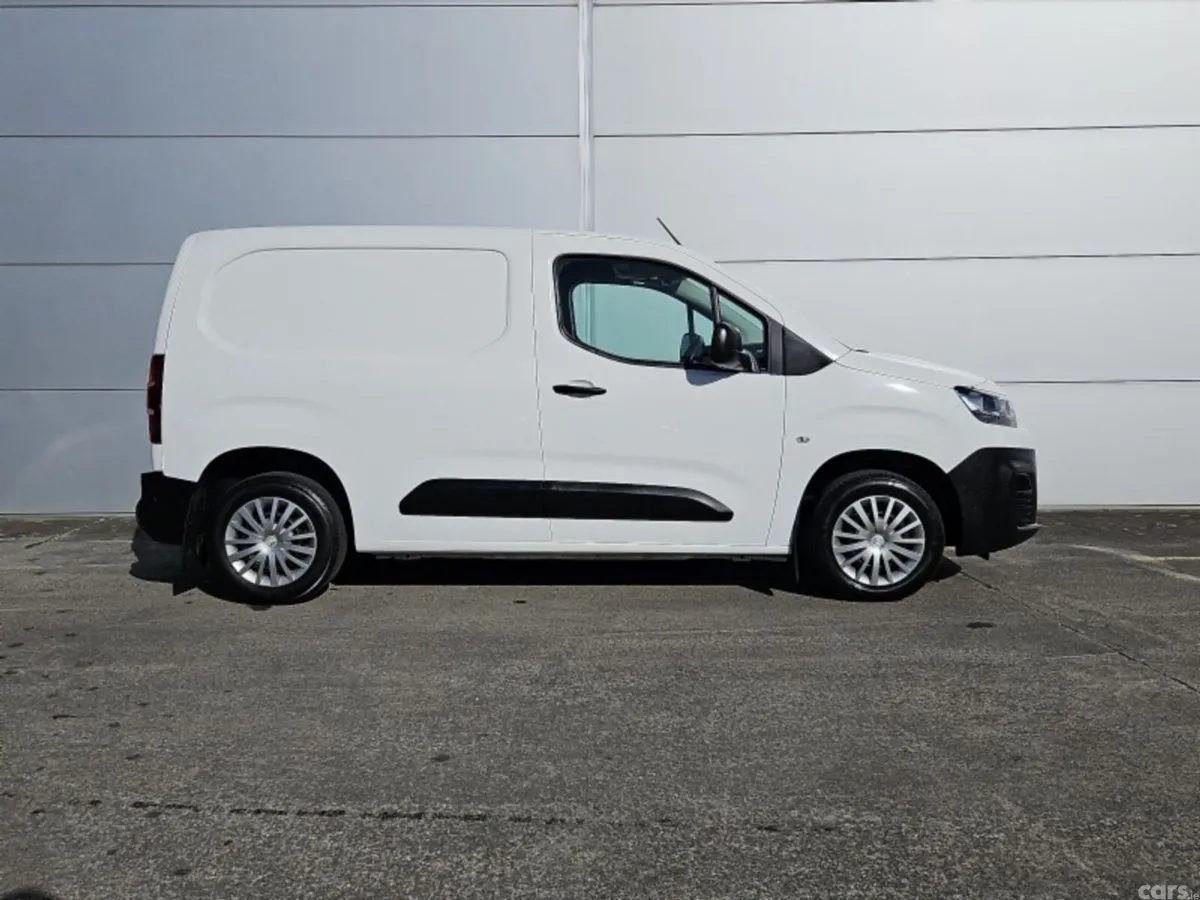 Citroen Berlingo MPV, Diesel, 2022, White