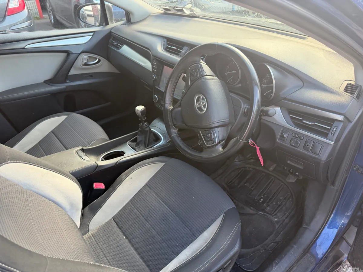 Toyota Avensis Estate, Diesel, 2016, Blue