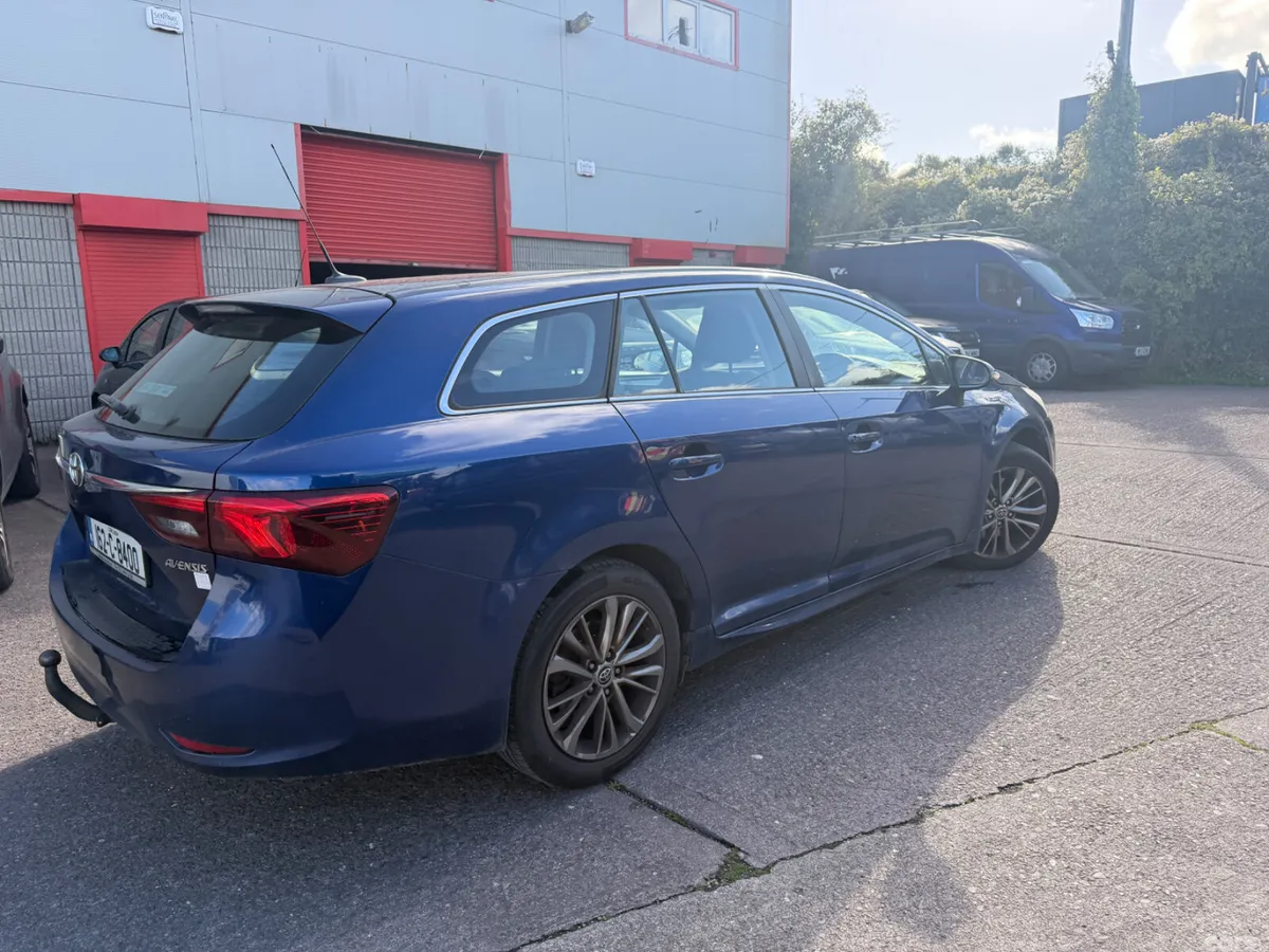 Toyota Avensis Estate, Diesel, 2016, Blue