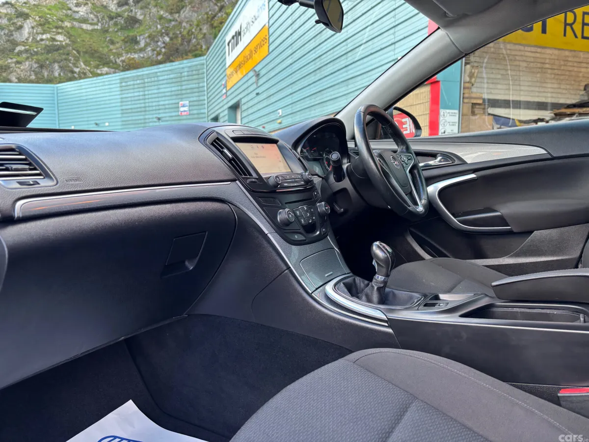 Opel Insignia Hatchback, Diesel, 2015, Black