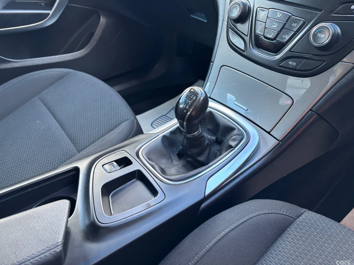 Opel Insignia Hatchback, Diesel, 2015, Black