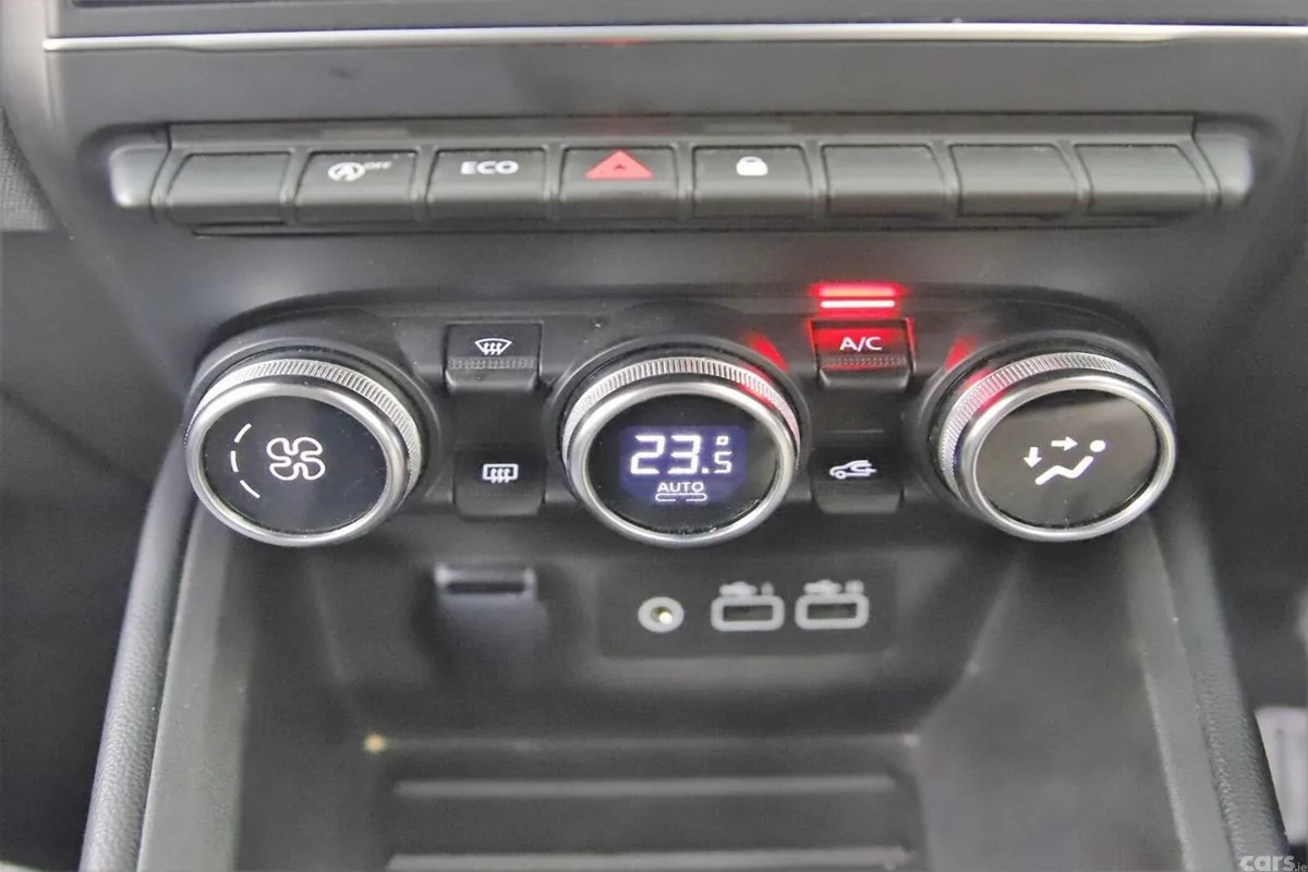 Renault Clio Hatchback, Petrol, 2024, Red