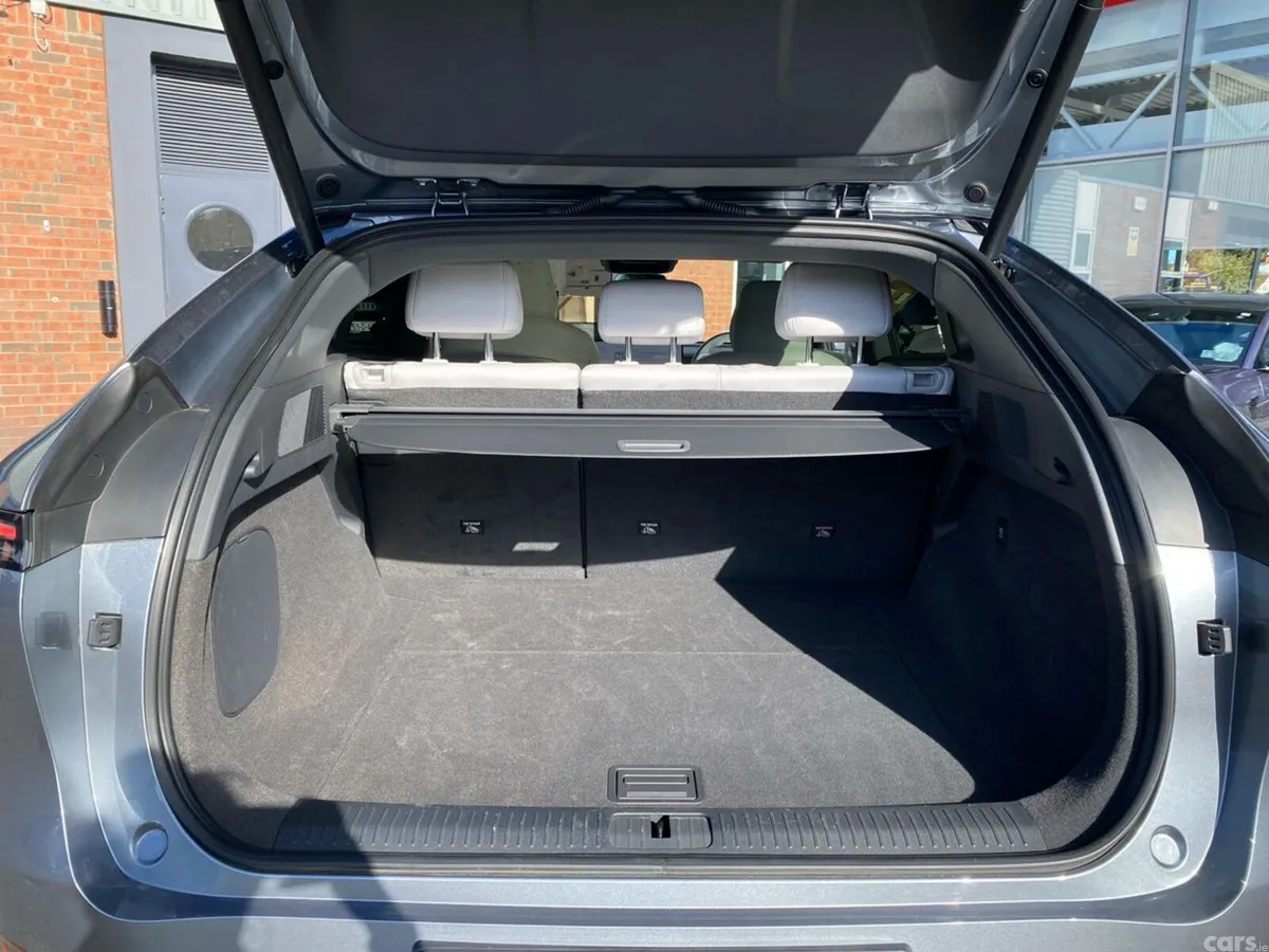 XPeng G6 Hatchback, Electric, 2026, Grey