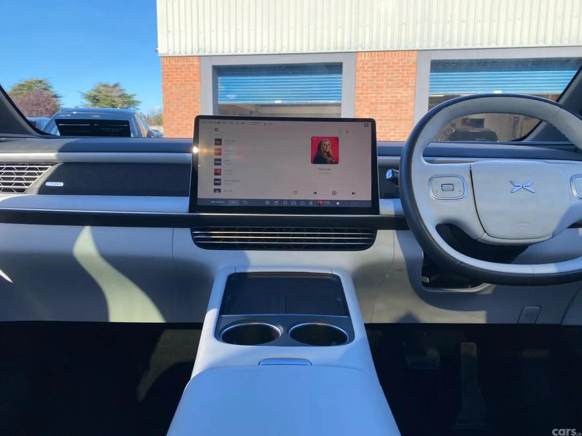 XPeng G6 Hatchback, Electric, 2025, Grey