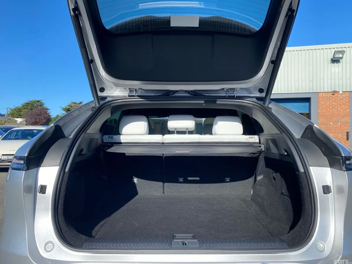 XPeng G6 Hatchback, Electric, 2025, Grey