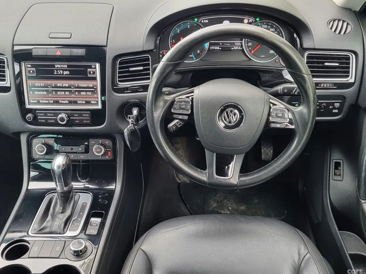 Volkswagen Touareg SUV, Diesel, 2013, Silver
