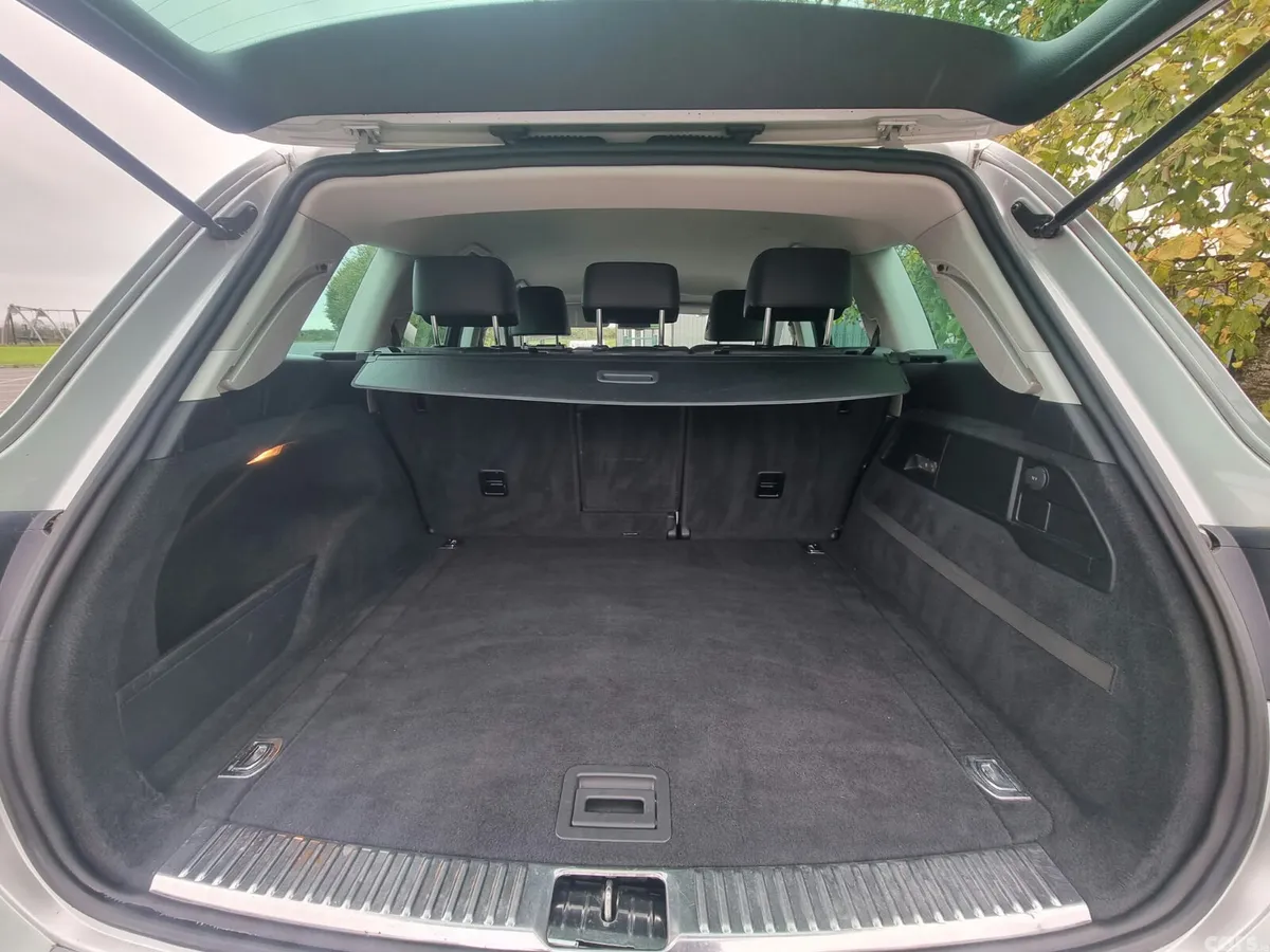 Volkswagen Touareg SUV, Diesel, 2013, Silver