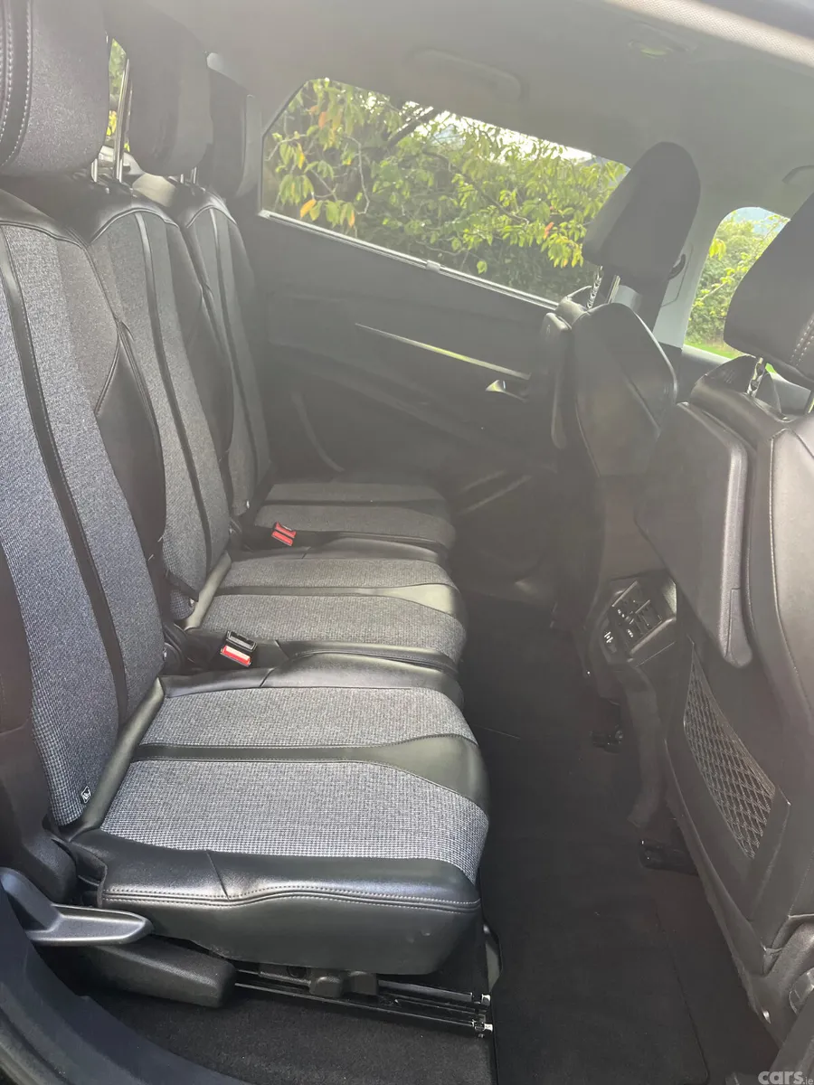Peugeot 5008 MPV, Diesel, 2019, Black