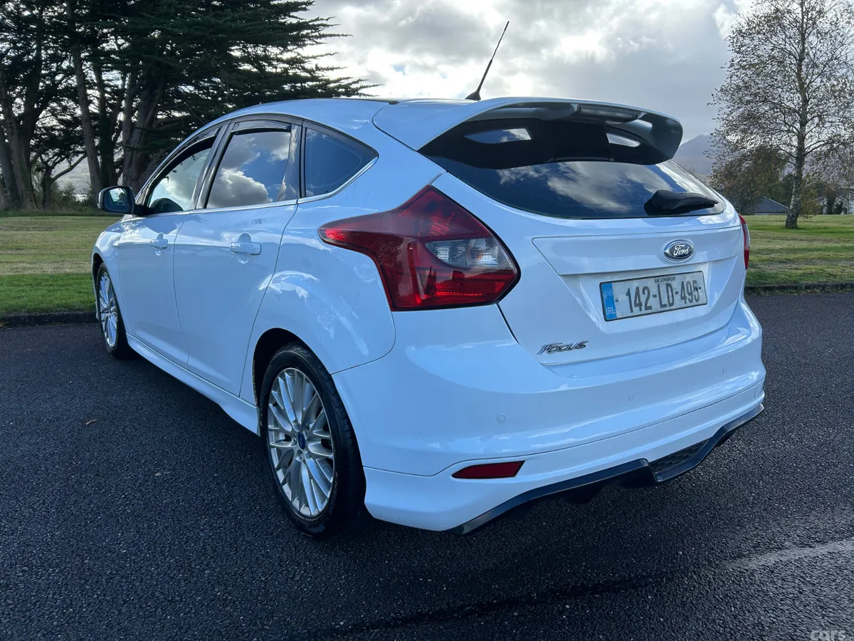 Ford Focus Hatchback, Diesel, 2014, White