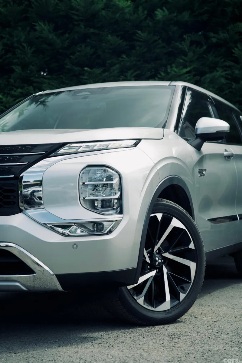 Mitsubishi Outlander SUV, Petrol Plug-in Hybrid, 2022, Silver