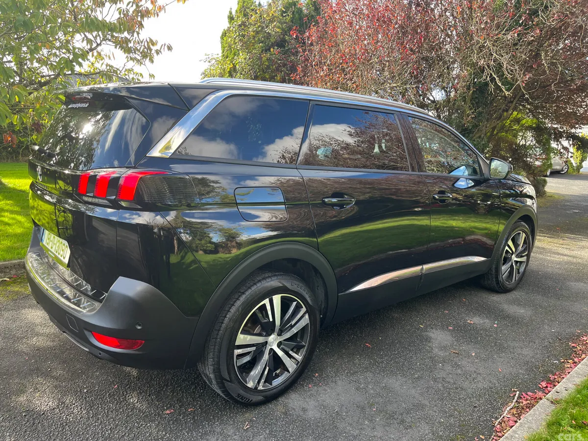 Peugeot 5008 MPV, Diesel, 2019, Black
