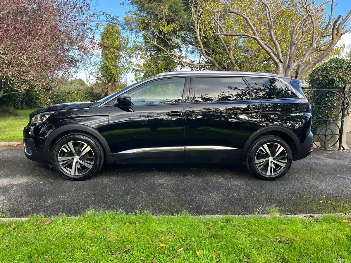 Peugeot 5008 MPV, Diesel, 2019, Black