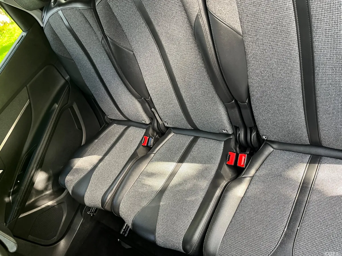 Peugeot 5008 MPV, Diesel, 2019, Black